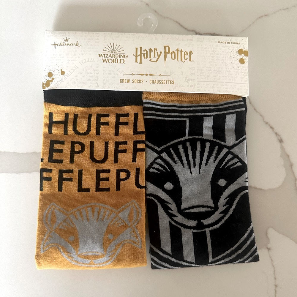 💛🦡🖤Harry Potter Hufflepuff socks NEW